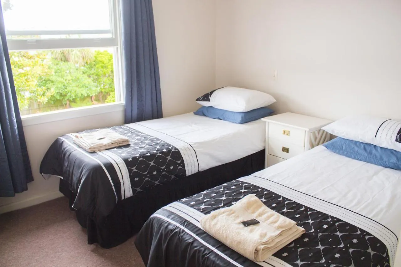 The Pier Lodge Bed And Breakfast Christchurch Bed & Breakfast